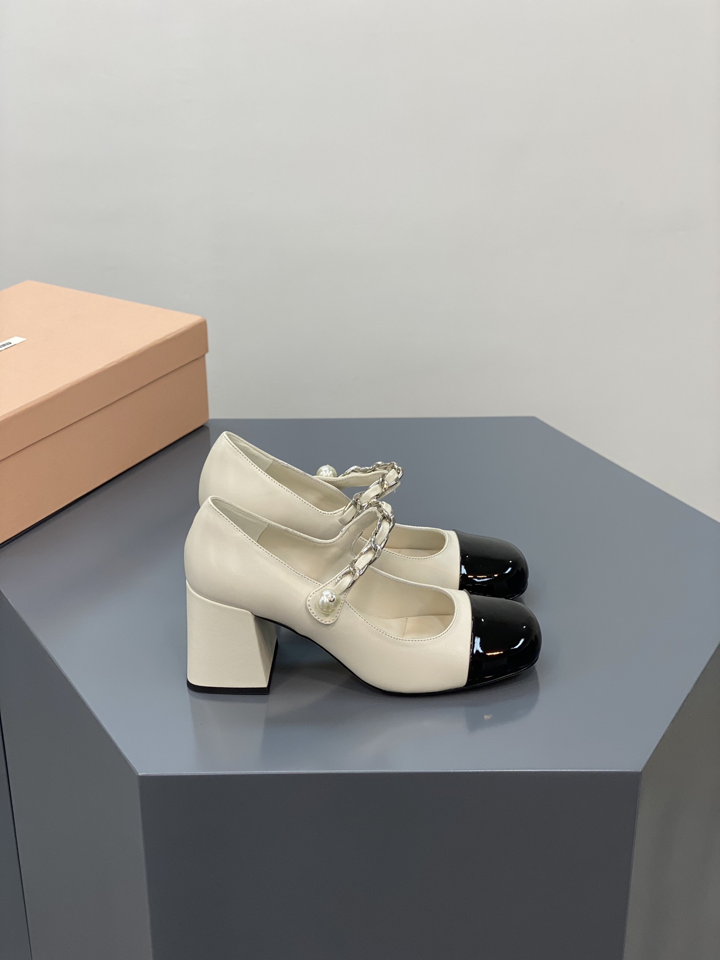 Bagsaaa Miu Miu Patent leather pumps 5I248D beige - 6.5cm