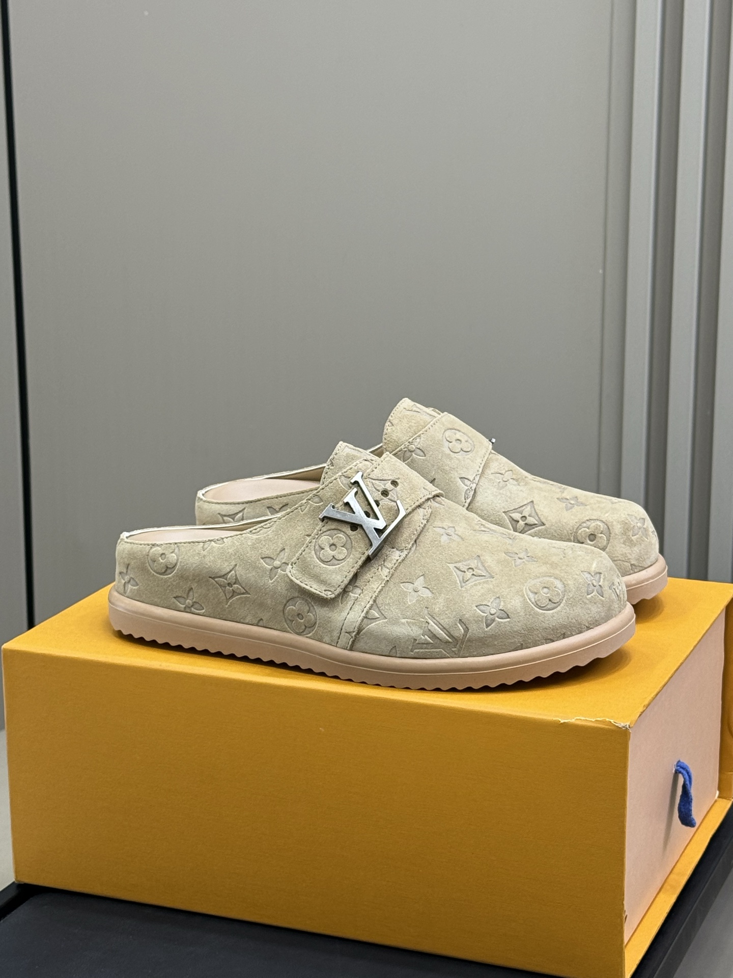 Bagsaaa LV Easy Mule Beige