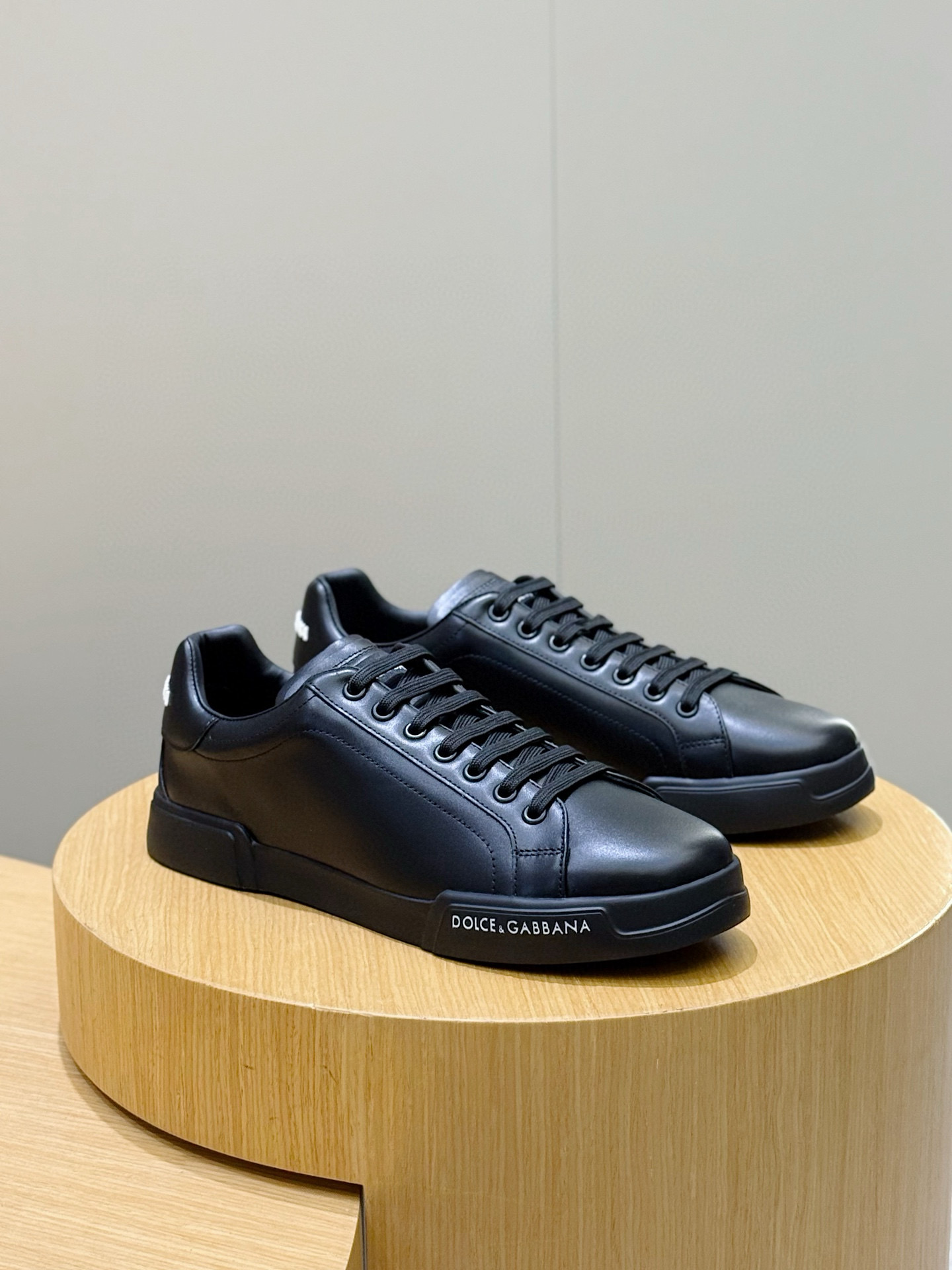 Bagsaaa Dolce & Gabbana Portofino sneakers black