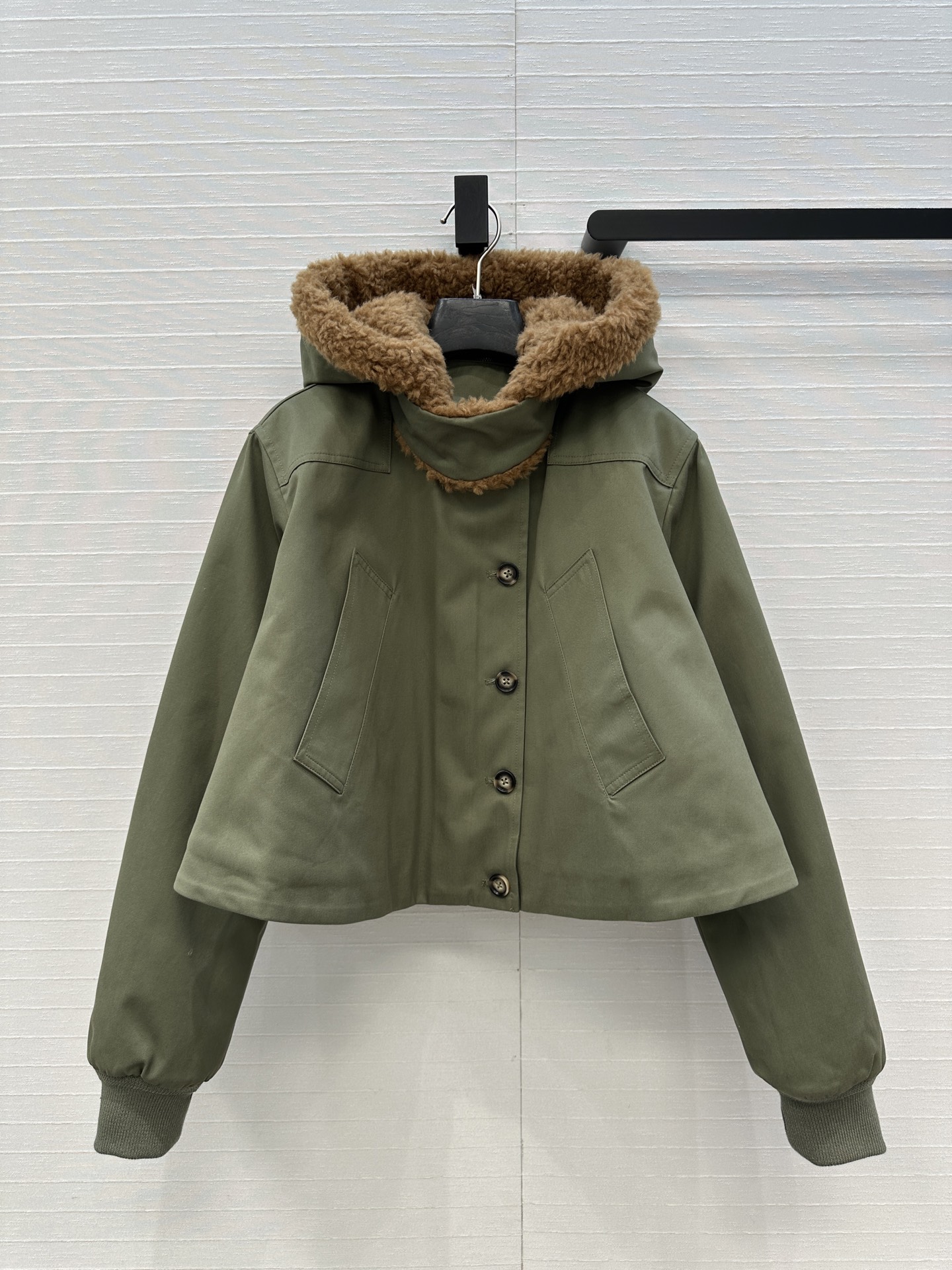 Bagsaaa L0ew* Short Parka in cotton green
