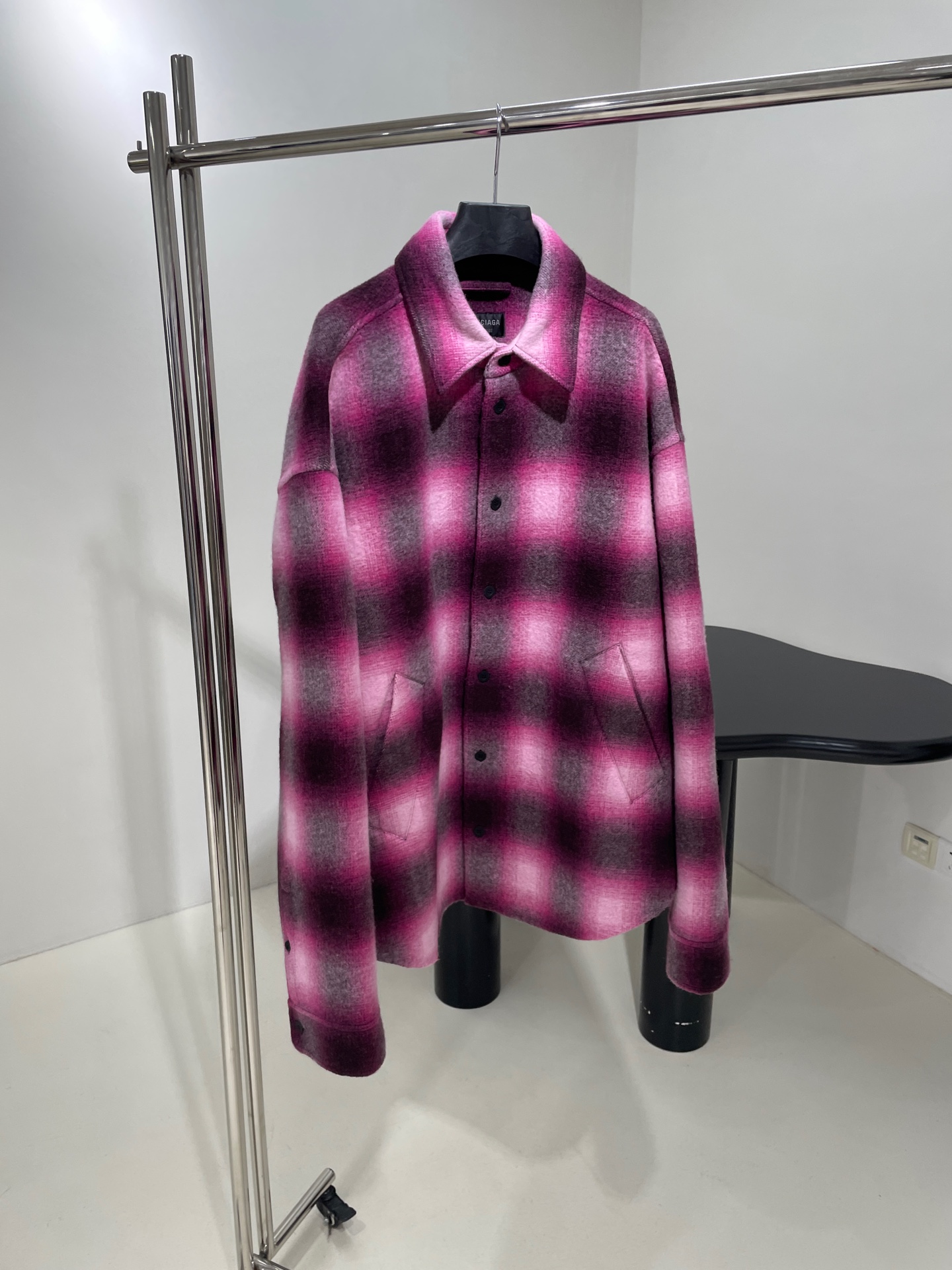 Bagsaaa Ba1en*iaga check-print padded wool shirt pink