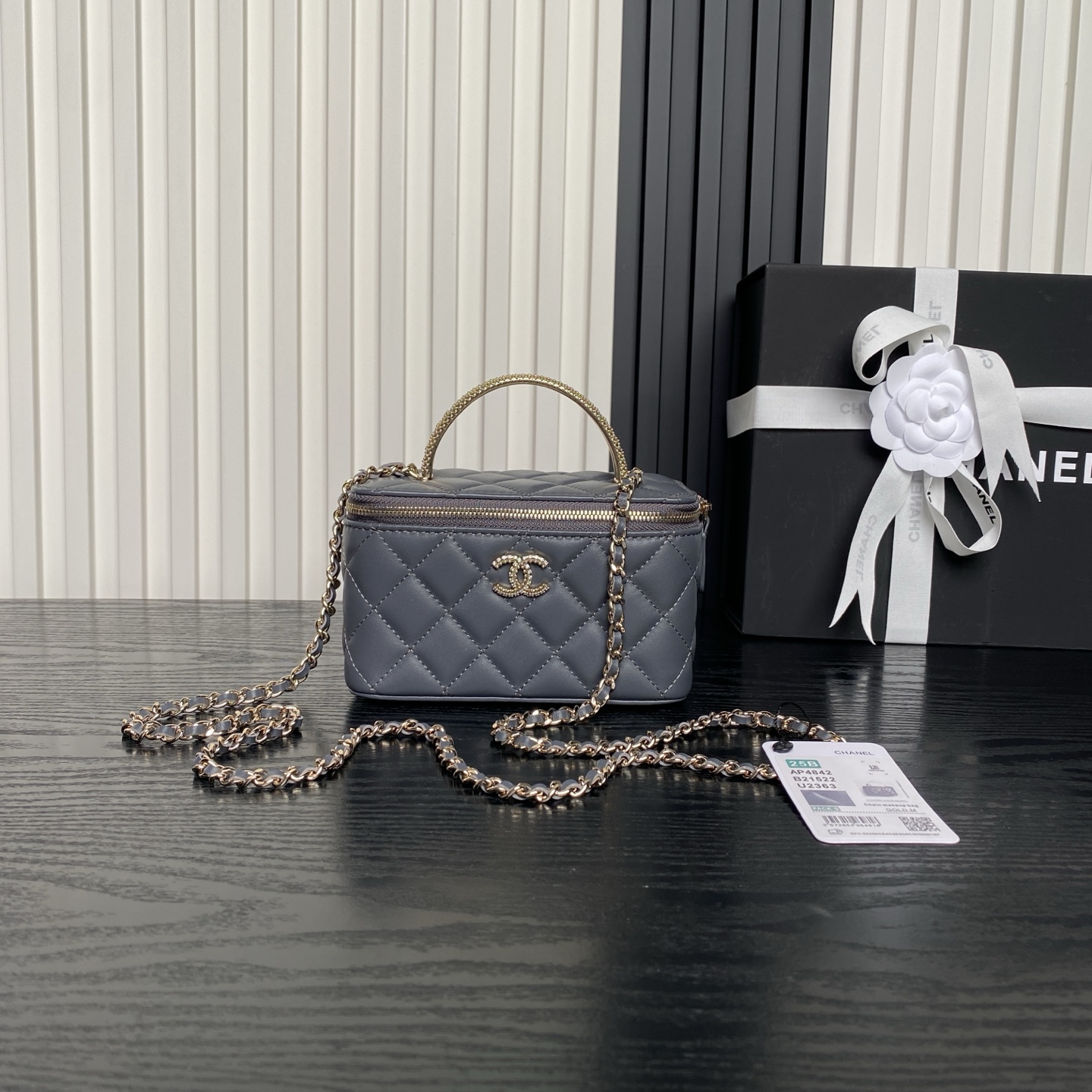 Bagsaaa Ch**el Long Vanity with Chain AP4842 Gray - 17cm
