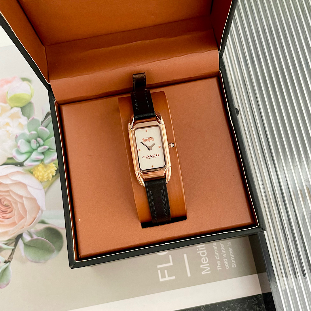 Bagsaaa Coach Women's Cadie rectangular watch with a rose gold-tone case