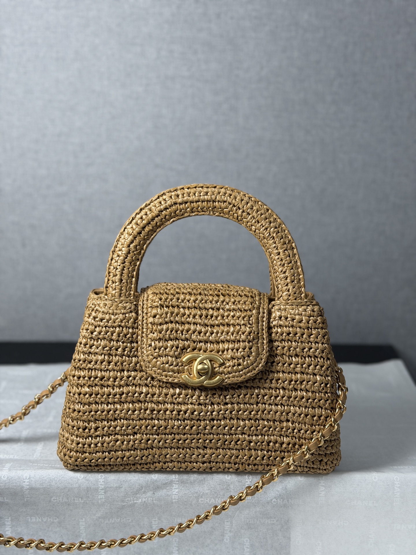 Bagsaaa Ch**el Cruise 2025/26 Mini Shopping Bag AS4416 beige - 19cm