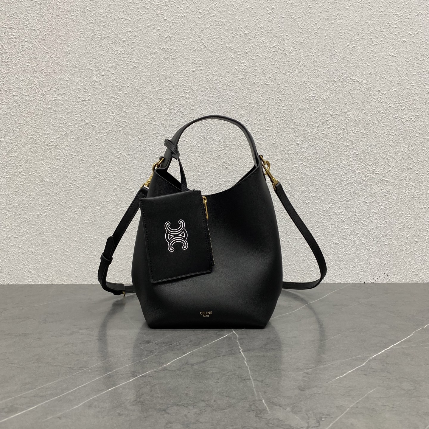 Bagsaaa Ce1i*e Small Hobo In S*pple Smooth Calfskin black - 31cm